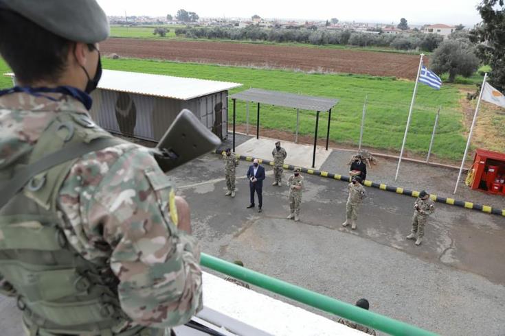 Φυλάκια στη γραμμή άμυνας επισκέφθηκε ο ΥΠΑΜ ενόψει του Πάσχα
